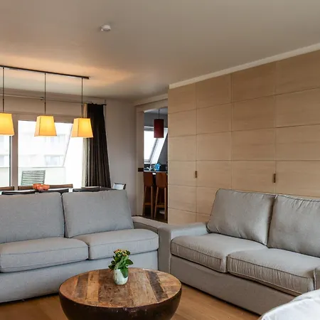 Spacious Seaside Apartment, Cleaning Included Apartment