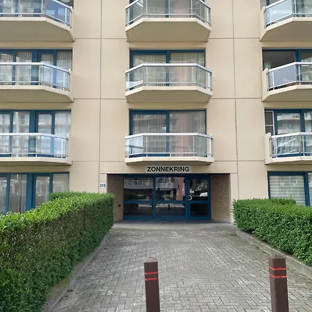 Spacious Seaside Apartment, Cleaning Included * Nieuwpoort