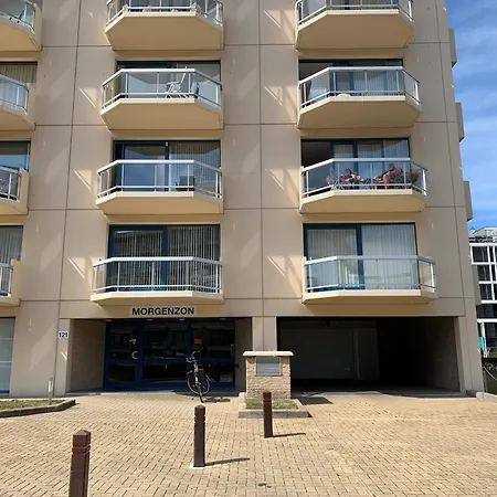 Spacious Seaside Apartment, Cleaning Included Apartment Nieuwpoort
