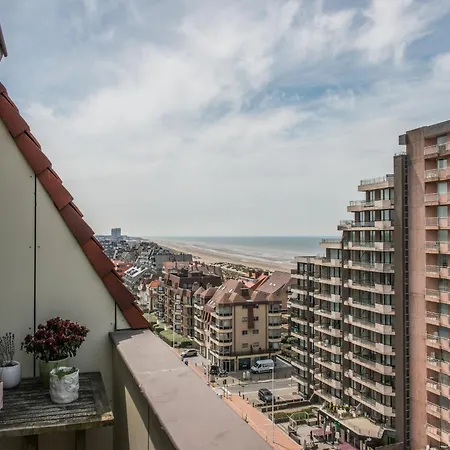 Spacious Seaside Apartment, Cleaning Included