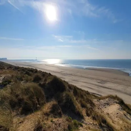Spacious Seaside Apartment, Cleaning Included Lägenhet *